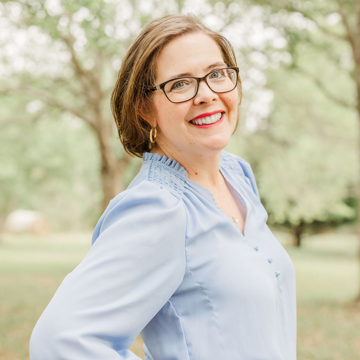 Deann Servos headshot